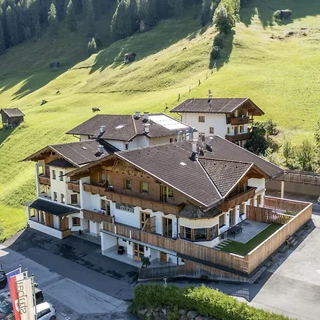 In Neustift Near Lift Neustift im Stubaital